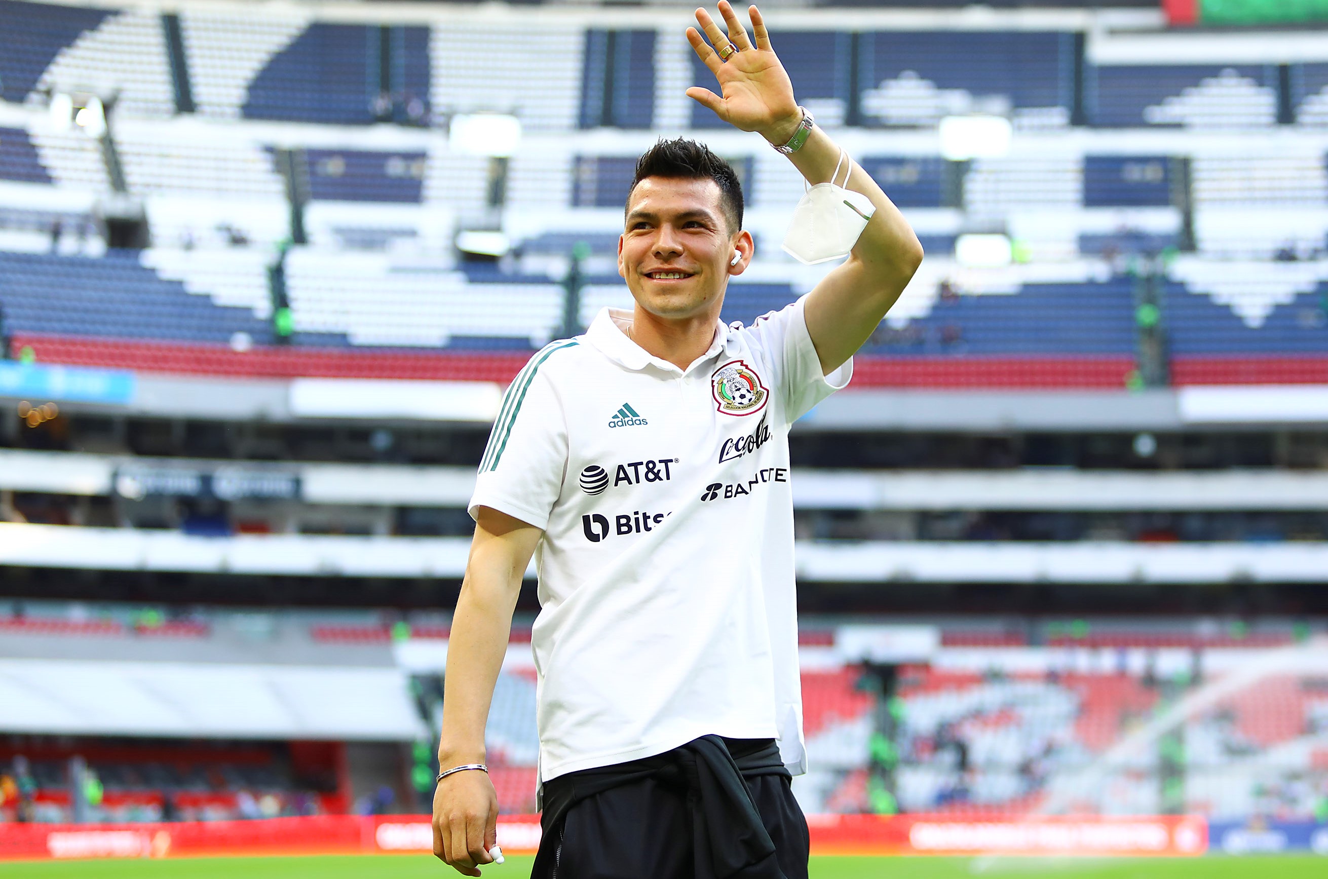 Hirving Lozano Es Ovacionado Tras Evento De FIFA Y Presume A México ...