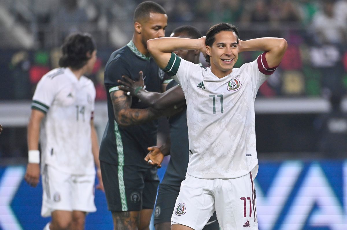 Diego Lainez busca recuperar su estado de forma con El Tri.