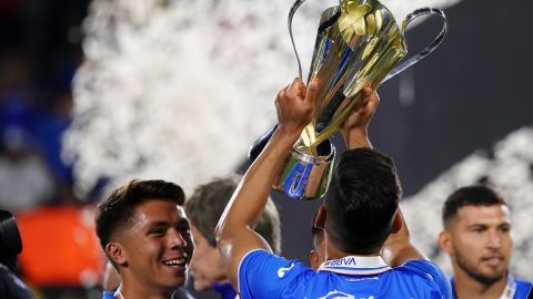 Cruz Azul se levanta el Campeón de Campeones tras vencer al Atlas.