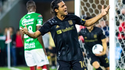 Carlos vela