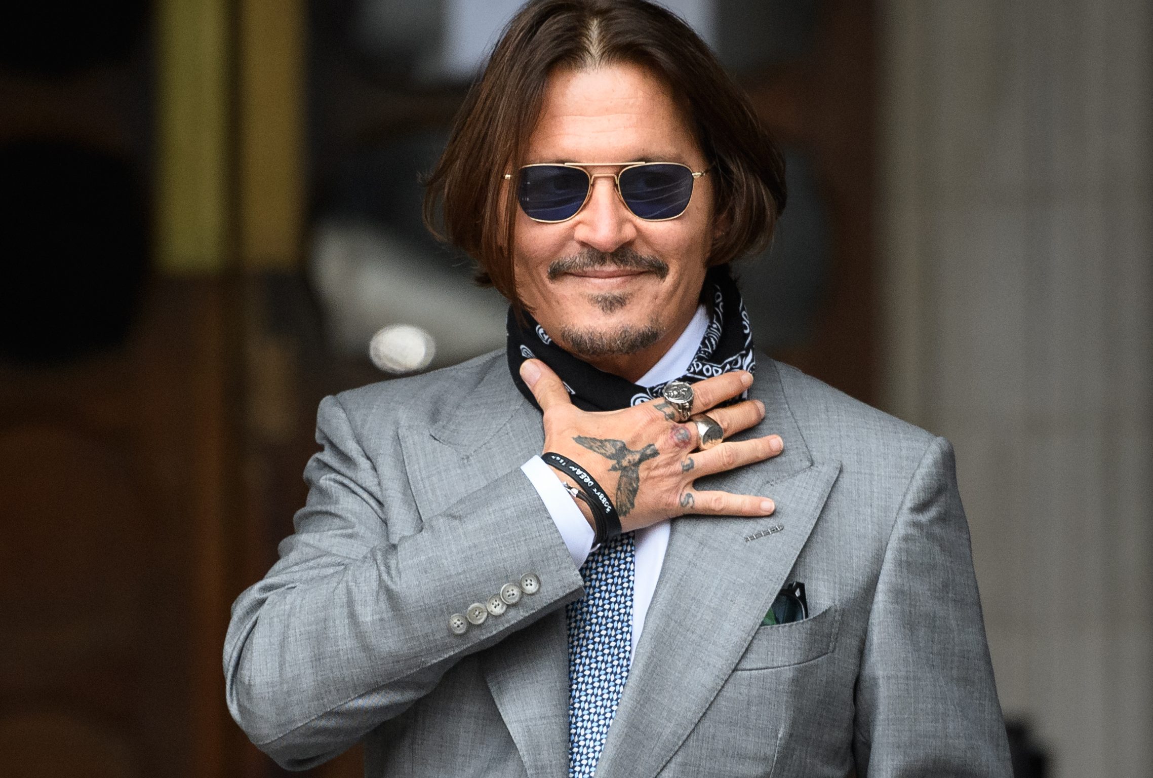 Johnny Depp will appear at Rihanna's lingerie show as the big surprise ...