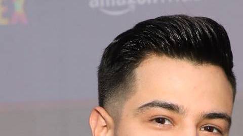 Luis Coronel / Christian Nodal.