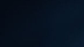 Mujer obliga a su hijo a disculparse con la niña a la que le hacía bullying