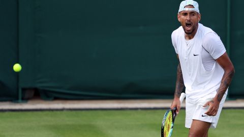 Nick Kyrgios debutó con victoria en Wimbledon y nuevamente estuvo envuelto en una polémica.