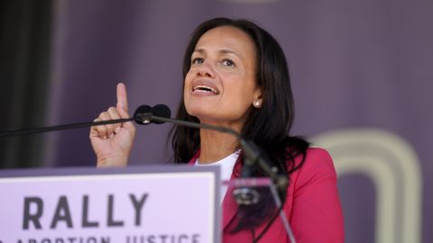 Planned Parenthood califica como “peligrosa e inaudita” la derogación de Roe v. Wade por la Corte Suprema que dejará a 36 millones de mujeres desprotegidas