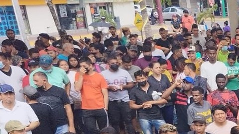 Inédita caravana de 15,000 migrantes inicia marcha de Chiapas México rumbo a EE.UU.