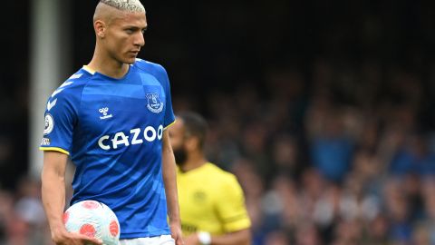 Richarlison se prepara para un encuentro en la Premier.