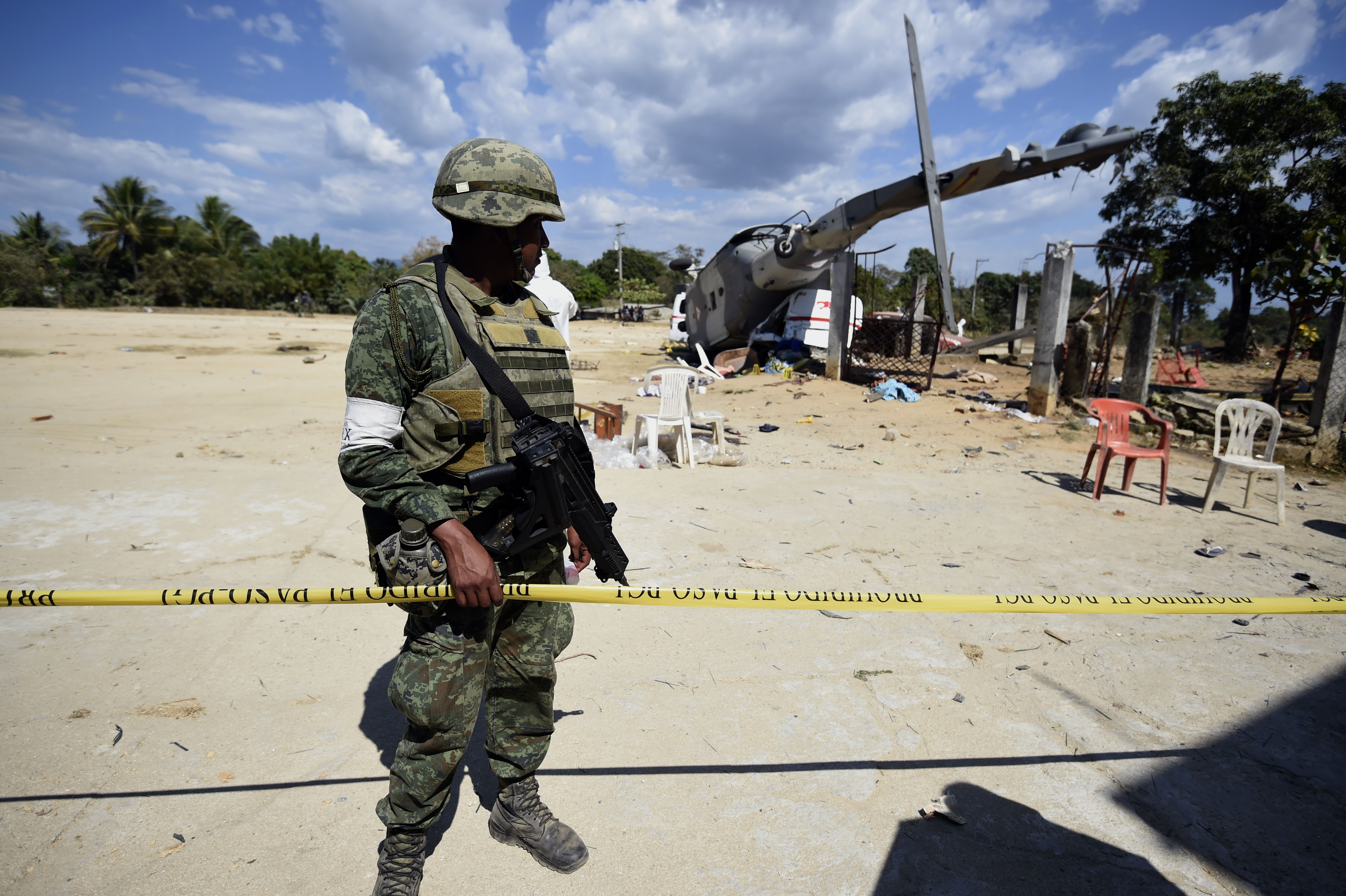 Soldado Mexicano Sepultado Vivo Como “castigo” Muere Asfixiado Durante ...