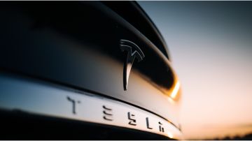 Cientos de trabajadores que estuvieron al frente del Autopilot de Tesla han sido despedidos, según confirmó el medio Techcrunch