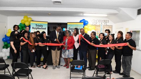 Inauguración del centro de ayuda para las familias víctimas de la explosión. (Cortesía)