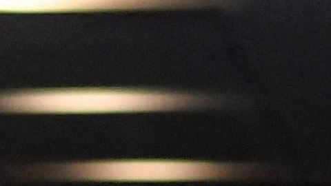 VIDEO Hombre noquea a dos trabajadores en un aeropuerto y derriba a su novia después de haber sido amenazado