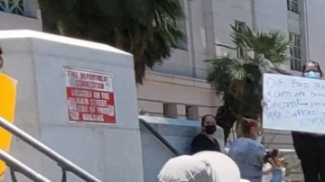 Vendedores ambulantes expuestos al crimen todos los días. (Suministrada)