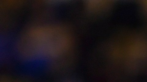 Yeferson Soteldo disputando un balón uniformado con la casaca de Tigres.