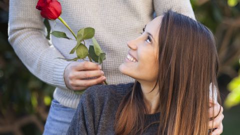 Mujer encuentra el amor.