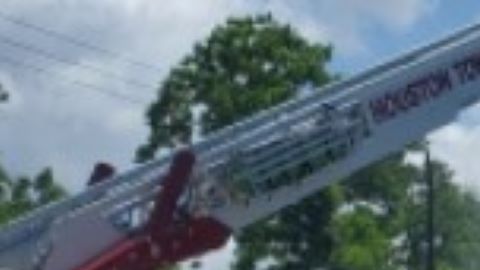 El Departamento de Bomberos de Houston respondió.