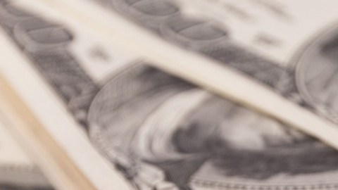 imagen de un fajo de billetes de $100 dólares