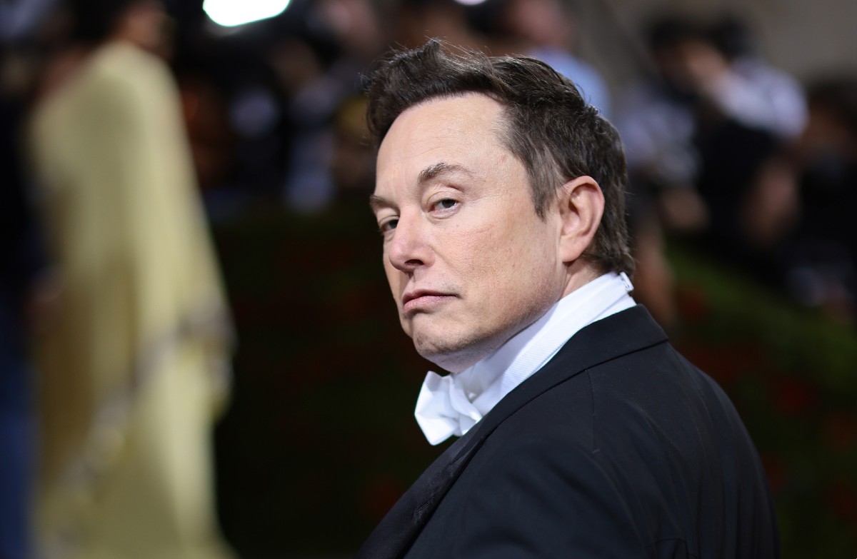 Uno de los mensajes negativos que Elon Musk dio en la semana fue el anunció de despidos de trabajadores de Tesla.