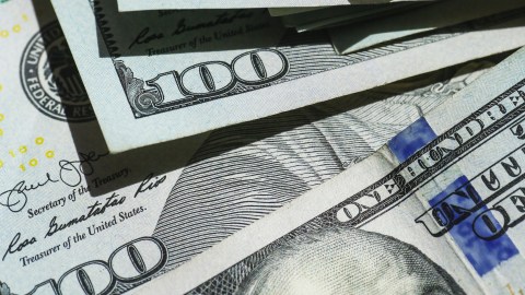 En promedio, los inmigrantes mexicanos envían $337 dólares mensuales a sus familiares.