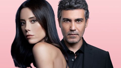 Cansu Dere y Caner Cindoruk protagonizan 'Infiel, Historia de un Engaño'.