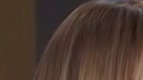 Myrka Dellanos y Verónica Bastos protagonizan fuerte debate en 'La Mesa Caliente'.
