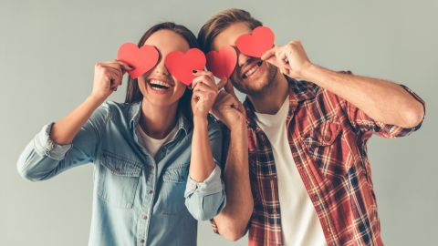 Pareja enamorada y feliz.