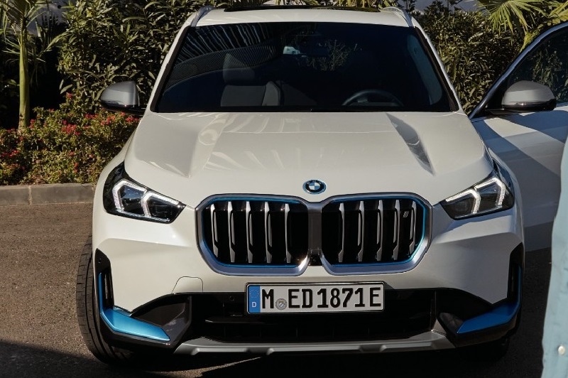 BMW completa la gama del SUV X1 con una versión 100% eléctrica y