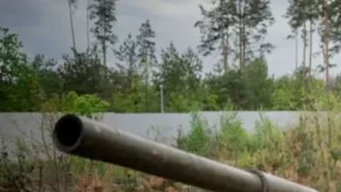 Por qué la guerra en Ucrania ha puesto en duda el futuro de los tanques en el campo de batalla