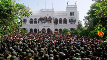 Sri Lanka: las imágenes de las protestas masivas que provocaron la huida del presidente del país