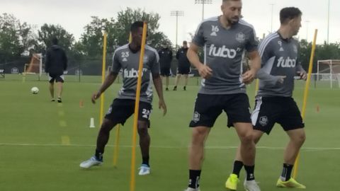 Héctor Herrera en su primer entrenamiento con el Dynamo de Houston.