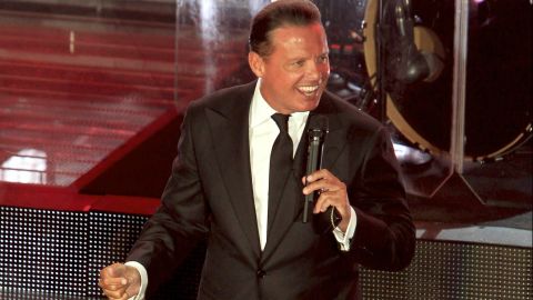 Luis Miguel | Mezcalent.
