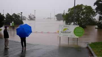 Miles más huyen de las inundaciones en Sídney