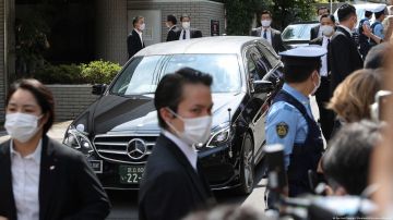 El vehículo con los restos de Shinzo Abe.