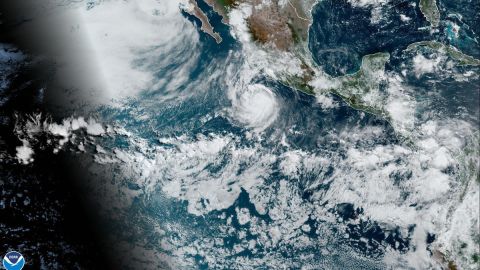 Huracán Bonnie mantiene lluvias intensas en el Pacífico mexicano tras evolucionar a categoría 3