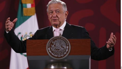 AMLO propone quitar la Estatua de la Libertad si EE.UU. condena a Julian Assange, fundador de WikiLeaks