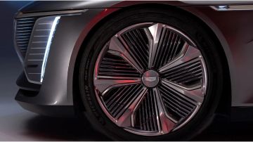 Por primera vez, Cadillac revela una vista completa de Celestiq, el nuevo modelo 100% eléctrico y de lujo de la firma
