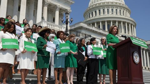 Cámara de Representantes aprueba proyectos de ley para proteger el derecho al aborto, pero enfrentará oposición republicana en el Senado