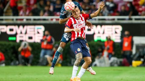 Las Chivas no pudieron pasar del empate a cero contra Pachuca a pesar de tener un futbolista más.