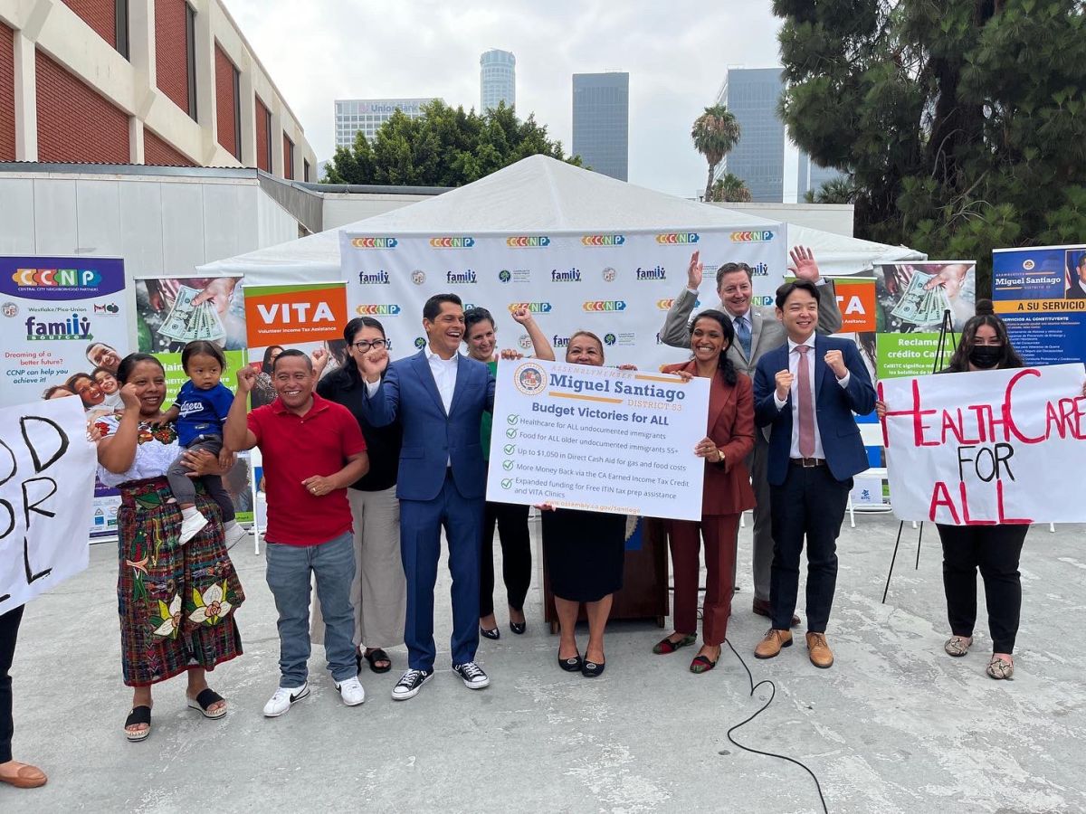 AYUDA PARA INMIGRANTES EN CALIFORNIA 2022 visual data 3