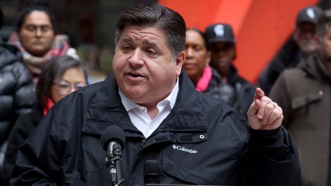 El demócrata señaló que este problema es "exclusivamente estadounidense".