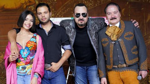 Pepe Aguilar pide en un concierto a sus fans insultar a sus haters | VIDEO  - La Opinión