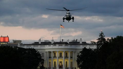 El helicóptero presidencial oficial siempre se llama Marine One, al igual que el avión presidencial oficial siempre se conoce como Air Force One.