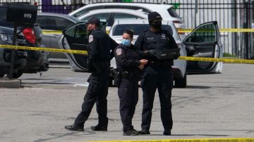Tiroteo en Mall de Indianápolis deja tres muertos y varios heridos