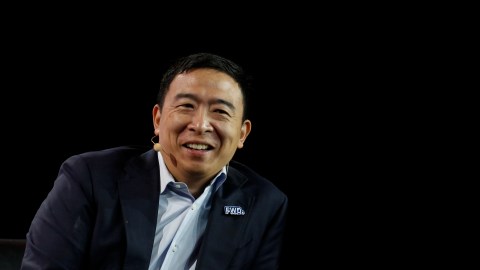 El excandidato presidencial demócrata Andrew Yang anunció la creación de un nuevo partido político.