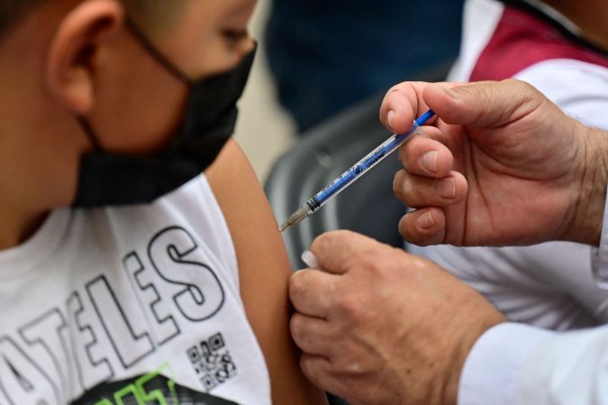 Muere niño de 8 años tras vacunarse contra COVID al sur de México