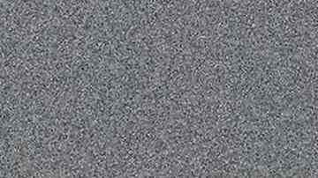 La luna creciente sobre las pirámides de Giza en la capital egipcia el 12 de julio de 2022, un día antes de la "superluna" de julio.