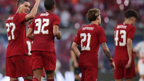 Darwin Núñez debutó como goleador con el Liverpool.