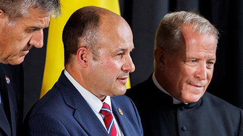 Indígenas dan la bienvenida al Papa Francisco a Canadá