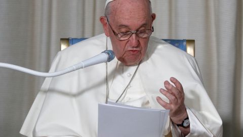 El papa pidió perdón en Canadá por abusos sexuales y castigo: “Son crímenes que requieren acciones fuertes”