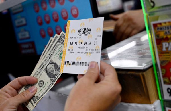 Mega Millions busca al ganador los $1,337 millones, mientras Poweball