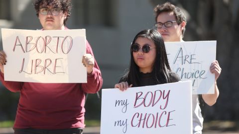 Las universidades públicas de California ofrecerán la píldora abortiva